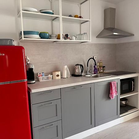 Beach Apartment - 50M From The Beach With Free Parking Biograd Na Moru Eksteriør bilde