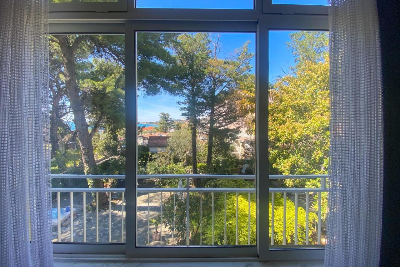 Beach Apartment - 50M From The Beach With Free Parking Biograd Na Moru Eksteriør bilde